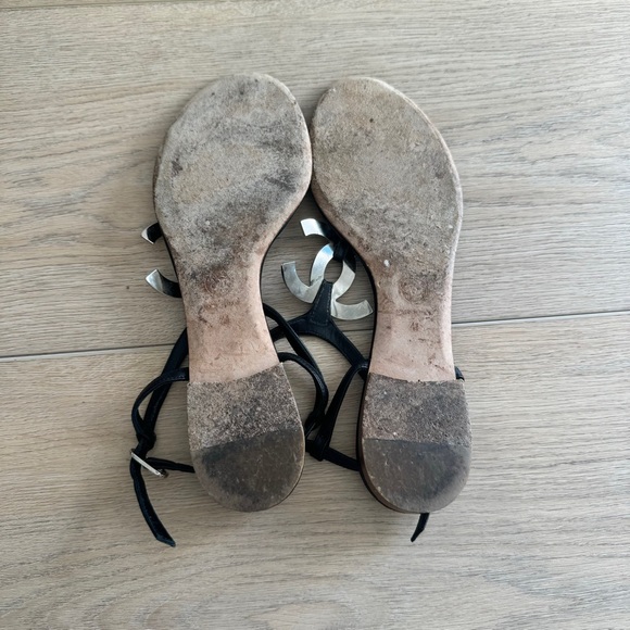 Chanel Oversized CC Logo Black Leather Thong Sandals Size 41 / US 11 - Picture 8 of 9